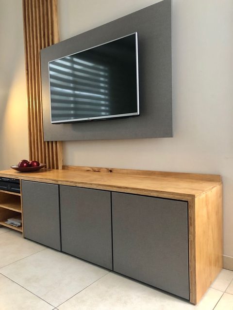 Rack con panel de TV y listones